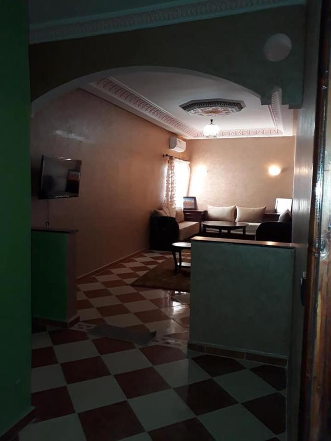 Residence Dikre วาร์ซาเซต ภายนอก รูปภาพ